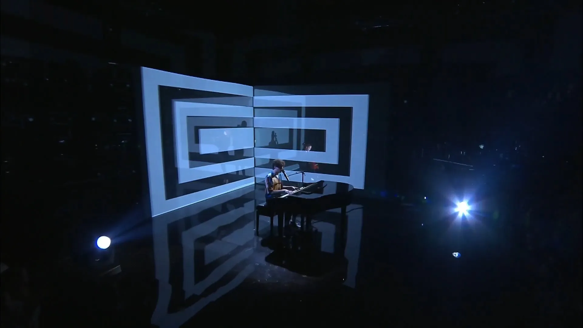 Hologram projection live